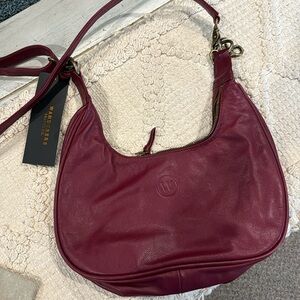 NWT Wanderers Crossbody/Shoulder Handbag w/Matching Zippered Wallet.